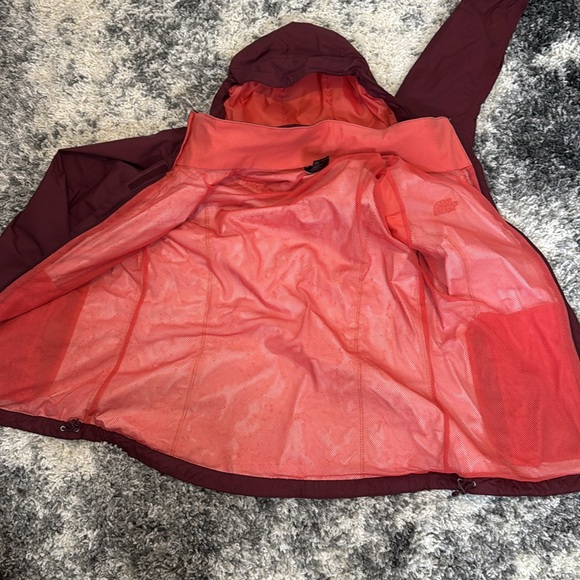 North Face Rain Jacket - Medium - Picture 4 of 6